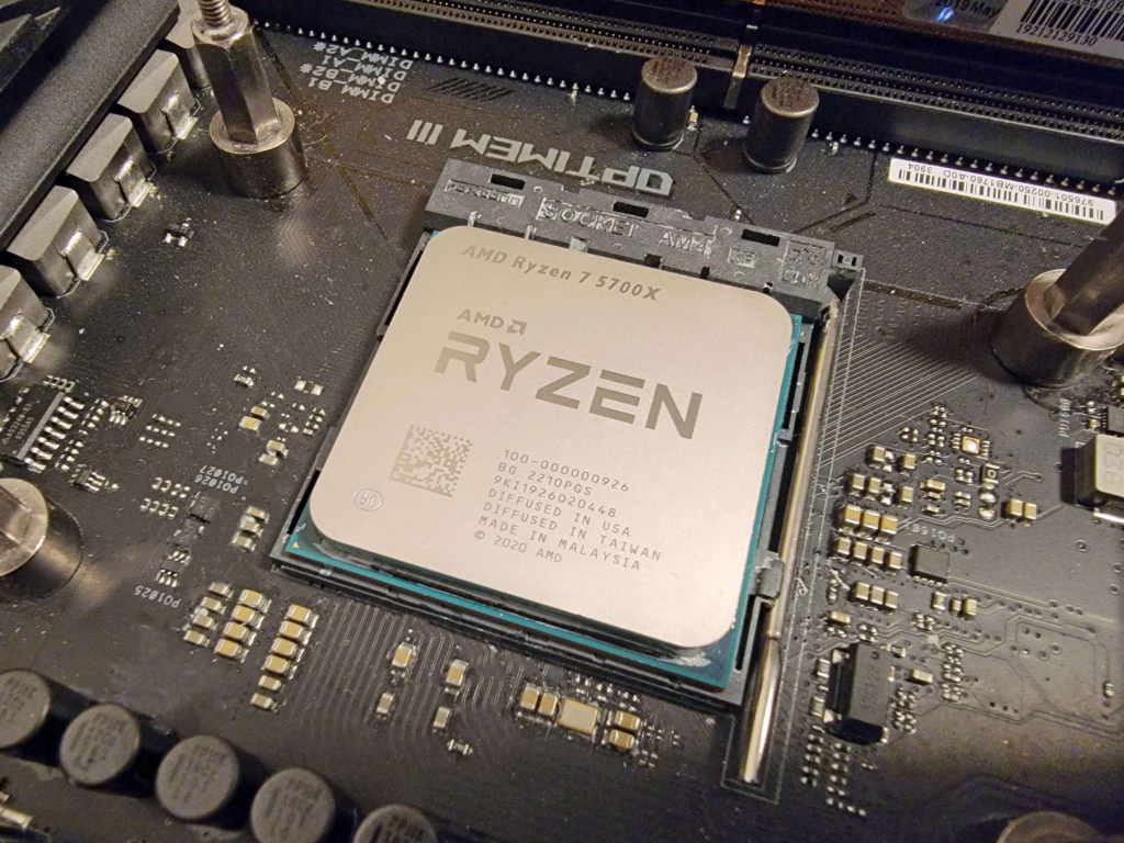 Bild des auf einem Motherboard platzierten Prozessors