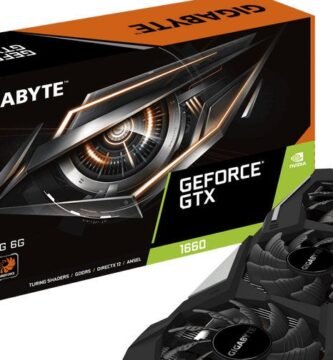 Bild der Grafikkarte von Nvidia neben ihrer Verpackung auf weißem Hintergrund
